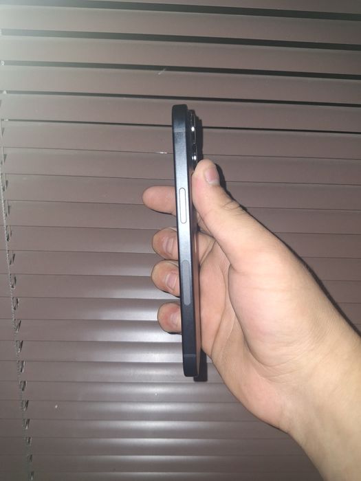 Айфон 15 продаётся есть айклауд