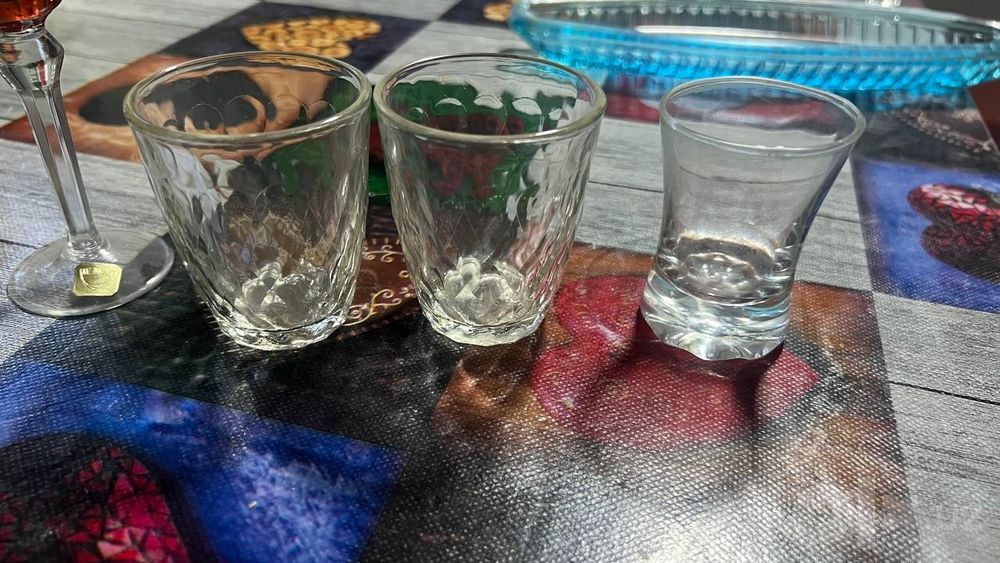 Продаю срочно антикварные бокалы состояние отличное