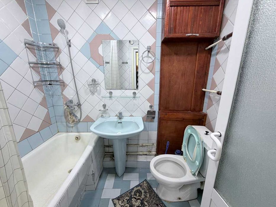 метро ХАМЗА 3/3/5  СРОЧНО !