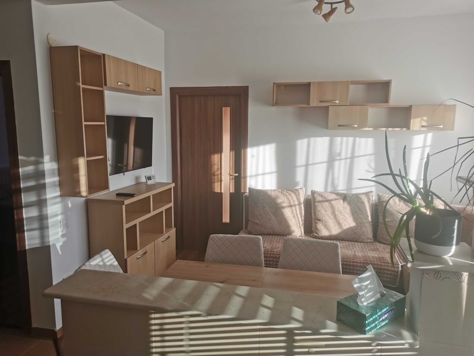 Vând apartament 3 camere 63 mp, Floresti str. Abatorului, zonă f. bună