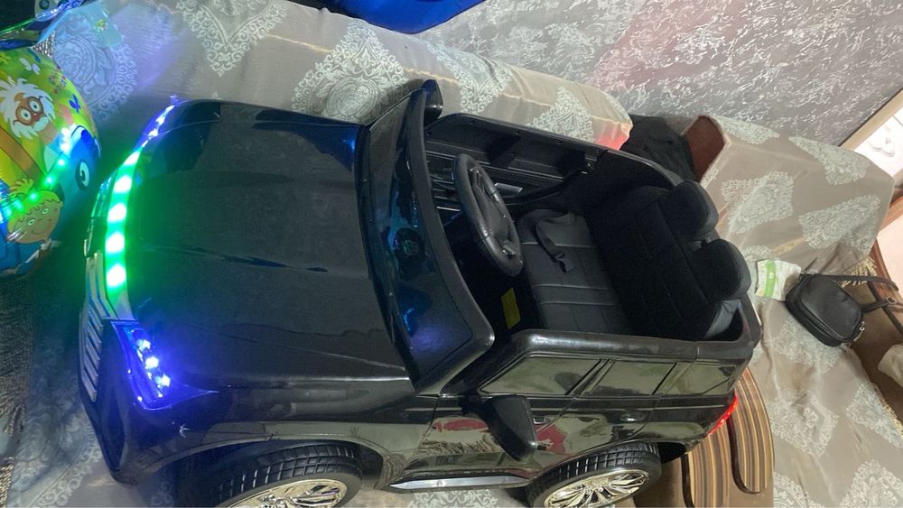 Детская машинка новая.