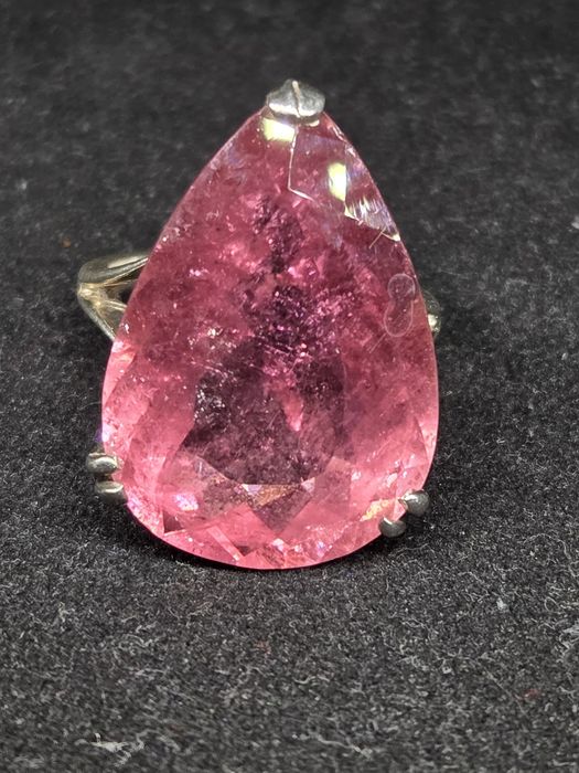 Продам шикарный кольцо