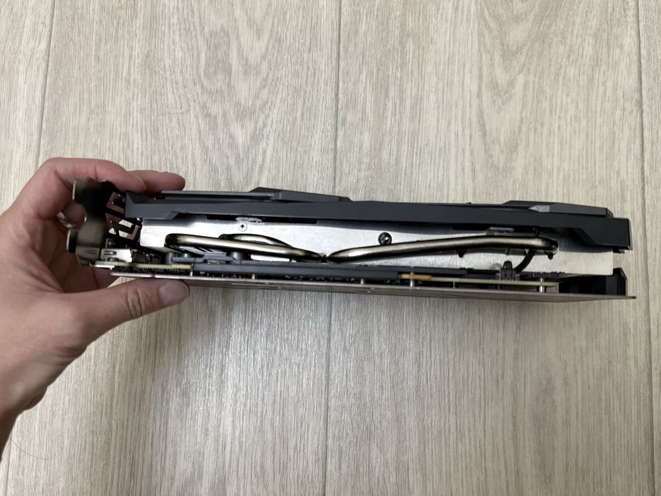 Продам видео карту ASUS GeForce GTX 1660Ti