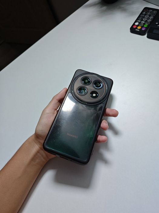 Huawei Nova 12i (Emerald Green) – Отлично състояние / С калъф