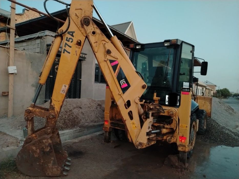 Liugong 775A  Exkovator pogruzchik