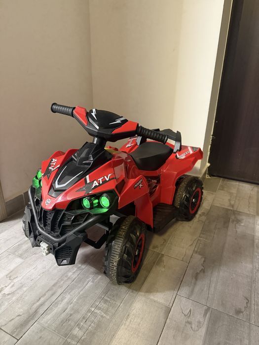 Vand ATV copii aproape nou