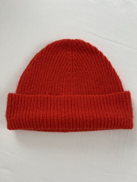 Шапик женсикие шерстянные