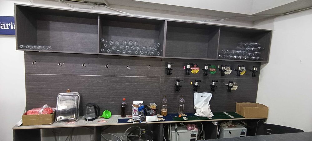 Барная стойка и пегасная стена