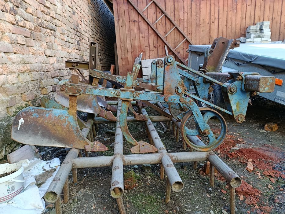 Vând cultivator agricol și grapă