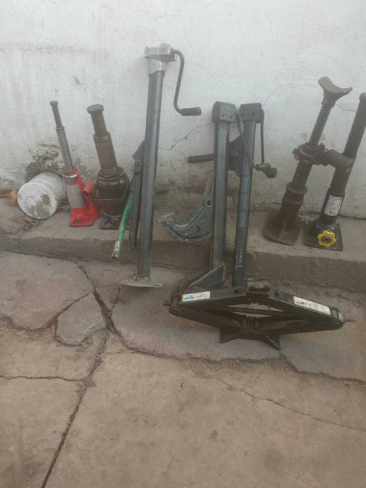 Домкраты б\у для подъема