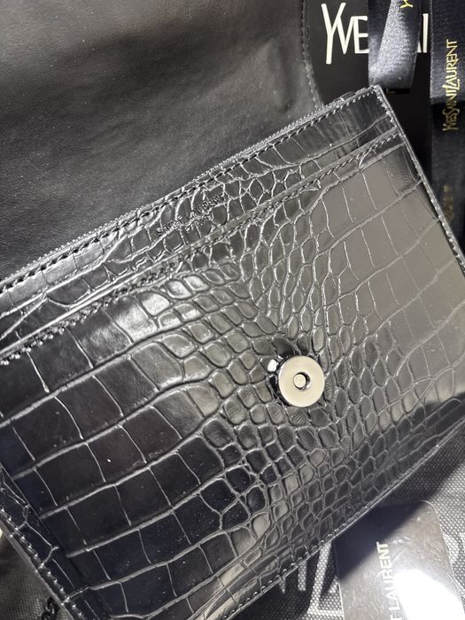 Geantă/Poșetă YSL Yves Saint Laurent Medium Croc Embossed 22x17x7cm