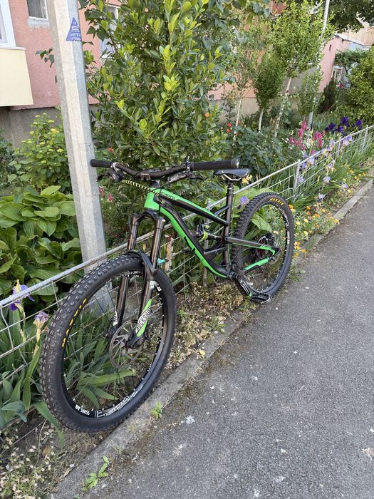 Bicicleta enduro yt capra 2016
