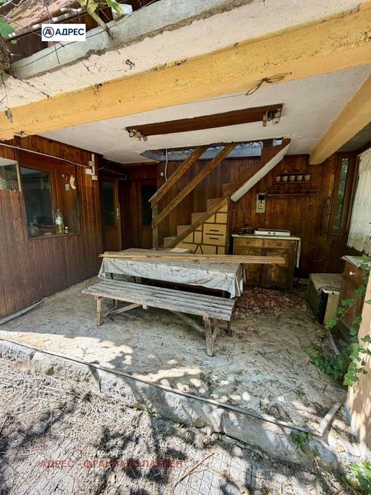 Къща в Ловеч, област-гр.Априлци площ 108 цена 85000