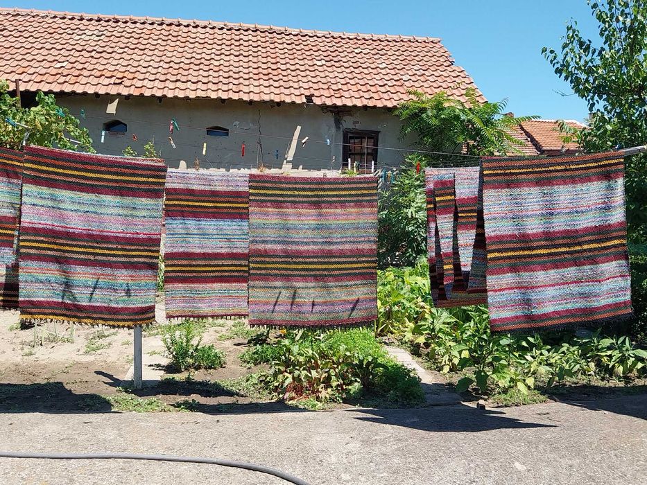 Тъкани пътеки – битов стил