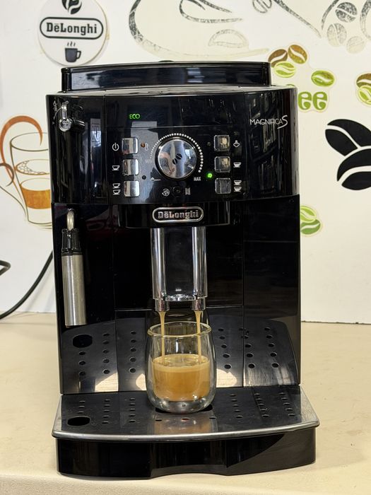 Кафемашина кафе автомат delonghi magnifica S с гаранция