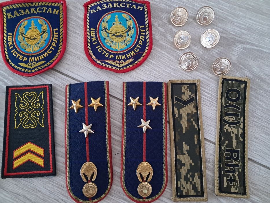 Нашивки разные продам.