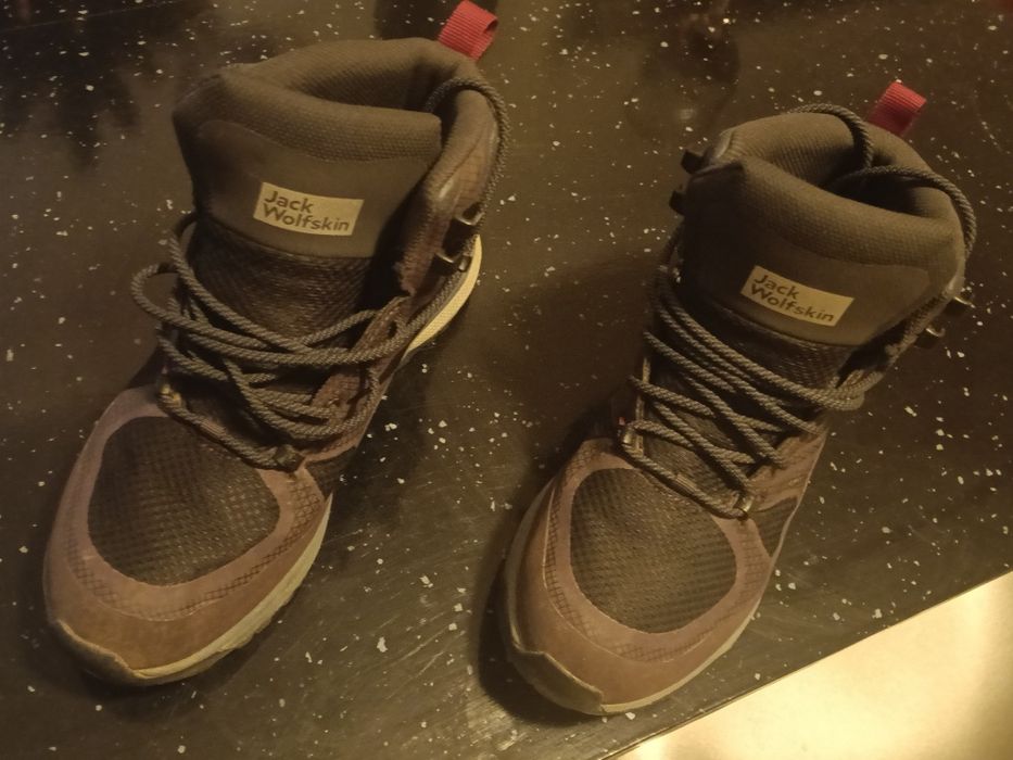 Bocanci de drumeție