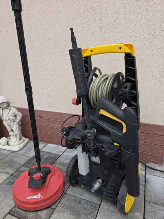 Aparat de  spalat cu presiune Stanley SXPW18 + perie pavele - doar in Iasi