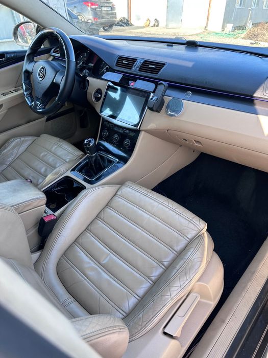 Vând Passat b6 avariat