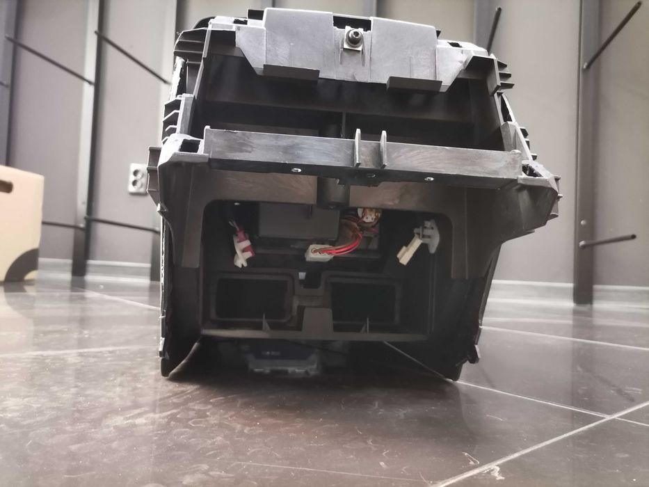 Централна конзола с подлакътни и други компоненти за BMW 8 G14 G15 G16