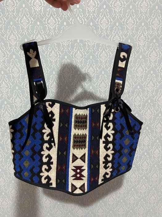 Улттык жакет жане корсет