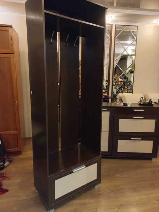 Мебель для прихожей.