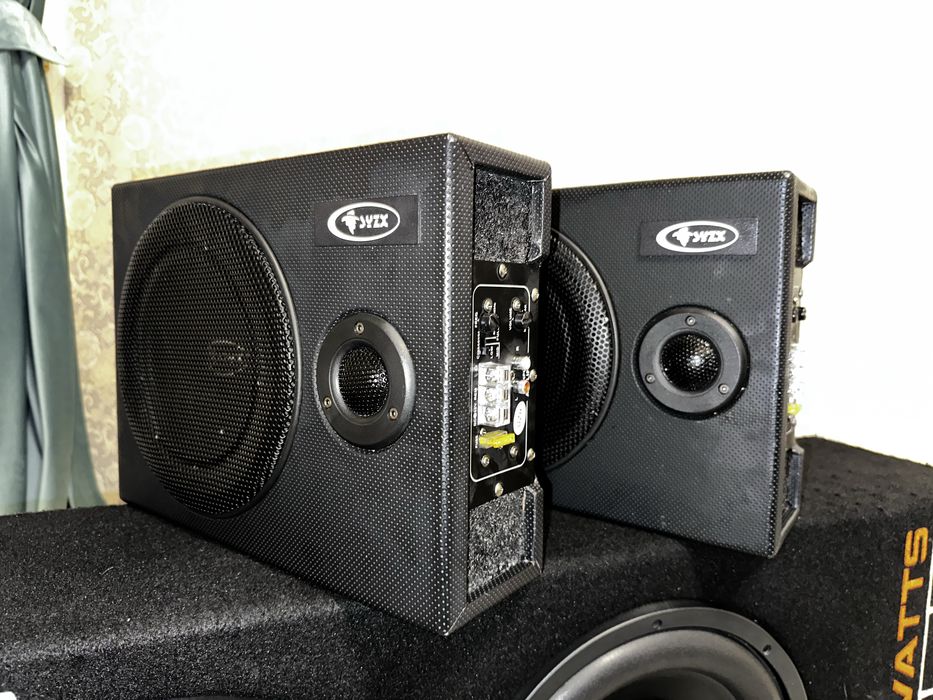 В продаже саббуфер для машины 2шт буфер под сиденье