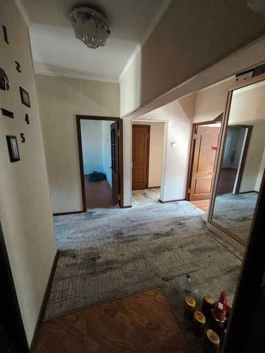 Продается 4/5/9 - 100 м2, в Юнусабаде 5 кв.напротив ресторана ШОХСАРОЙ