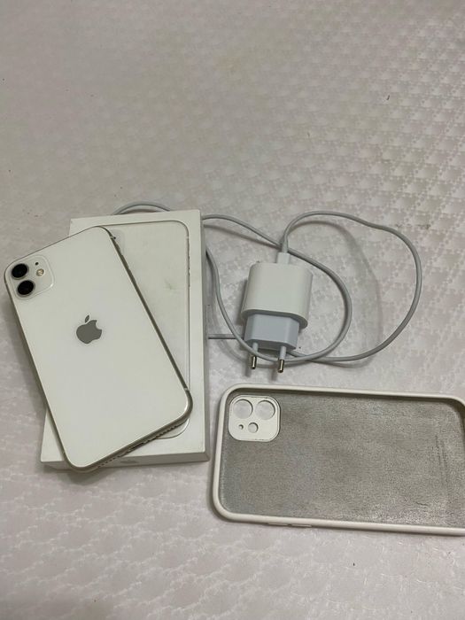 Продам айфон 11на 64г