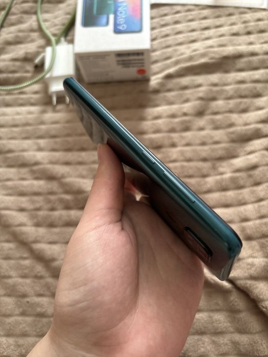 Продам смартфон xiaomi redmi note 9 4/128