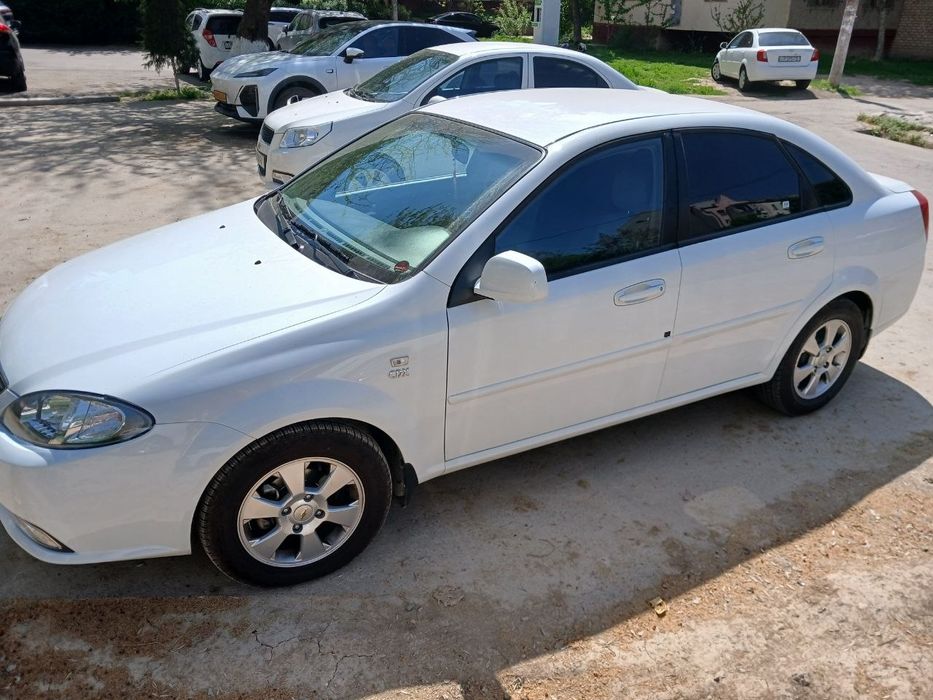 Lacetti Gentra 2023 срочно пробег чистая