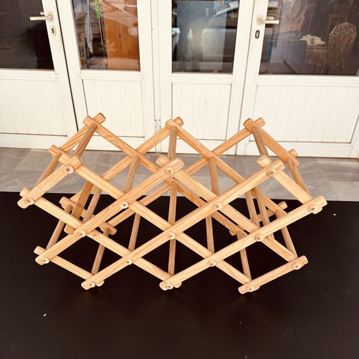 Скандинавска дървена стойка за вино – винтидж, разтегателна (Швеция)