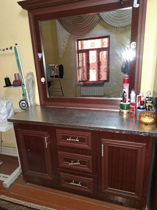 Спальни гарнитур сотилади