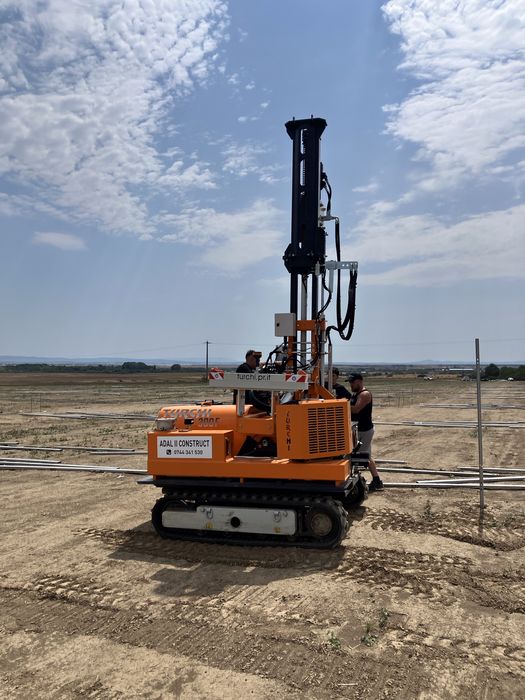 Se închiriază  Sonete pentru batut stâlpi -TURCHI 300F