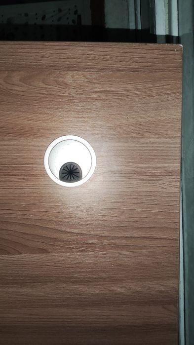 Стол в хорошем состояний