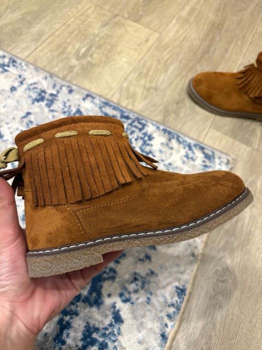 Продам детскую обувь