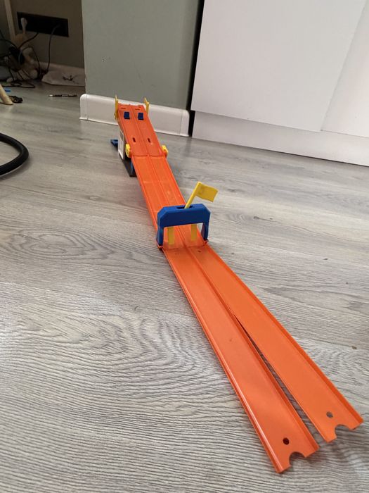 Hot Wheels гоночный трэк на 2 машинки