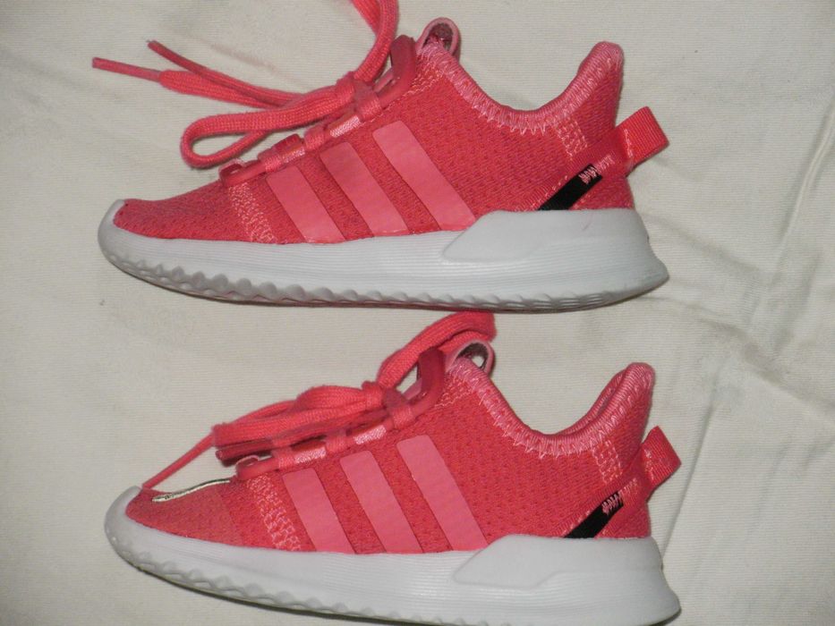 ADIDAS оригинални детски маратонки 22