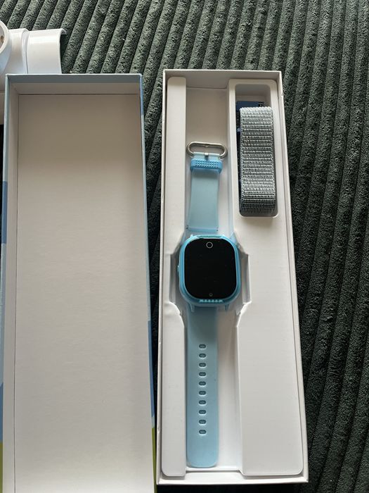 Детски смарт часовник MyKi 4