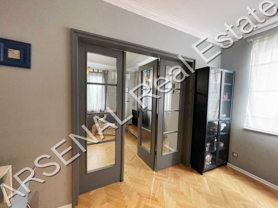 Дава се под наем Тристаен апартамент в София, Център - 100 кв.м за 790 € - Снимка #3