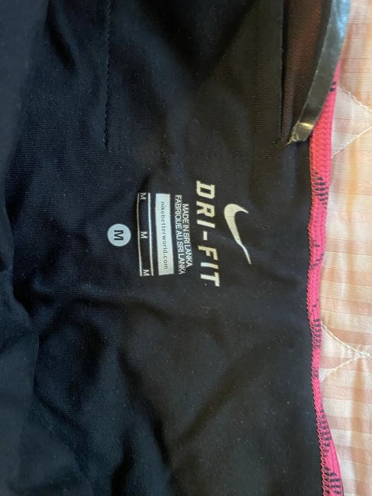 Продаеться  одежда