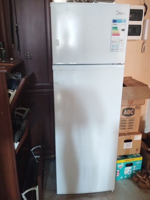 Холодильник  Midea