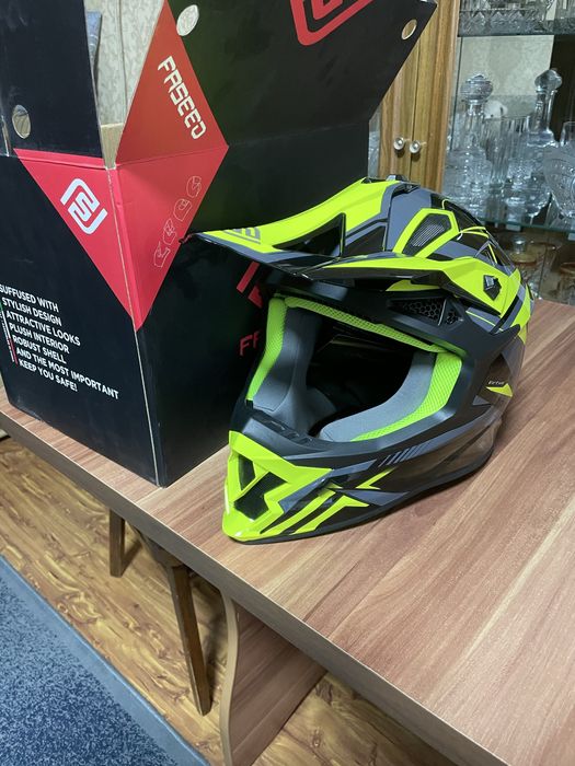 Мото шлем для эндуро