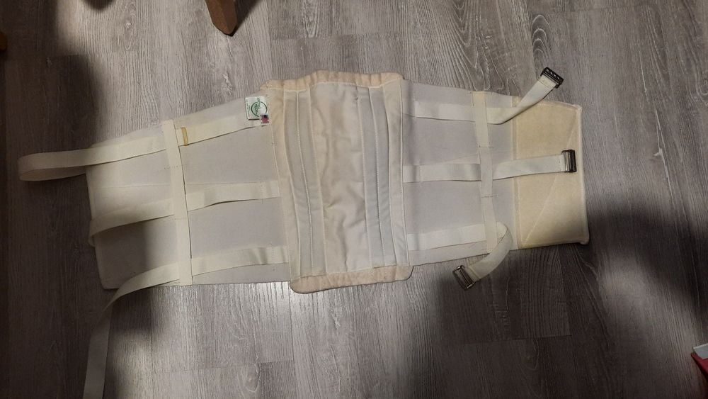 Наколенники и корсет