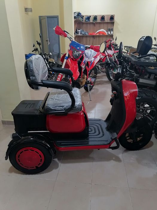 Триколка електрическа модел Vespa