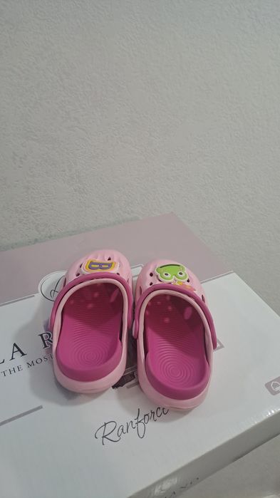 Продам детские слансы размер 24