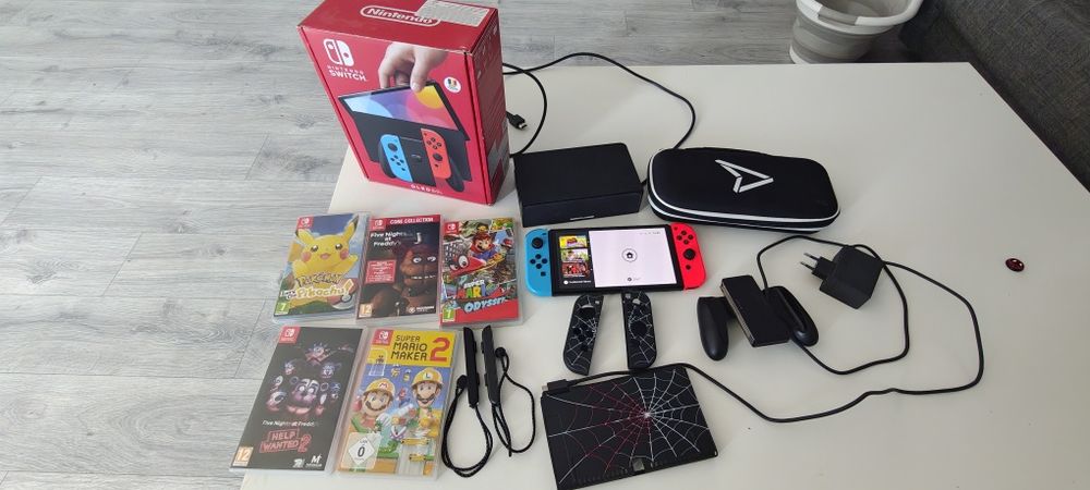 Vând Nintendo Switch Oled