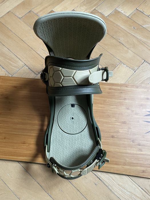 Placa snowboard jones hovercraft 156 powder si legaturi Union