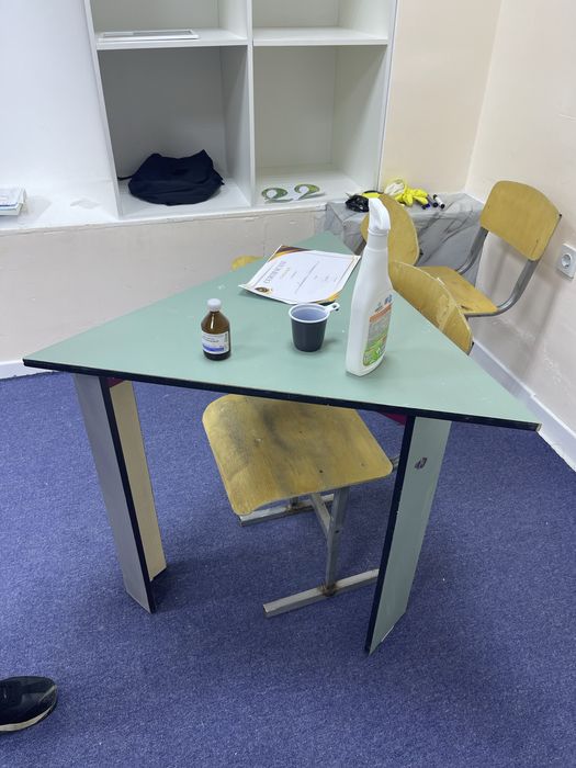 Парта и стулья учебные