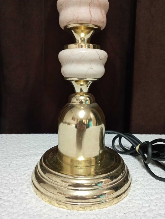 Красиви старинни лампи с абажури - лампа